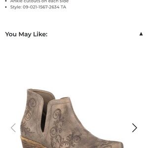 Roper Tan Ankle Booties with Cutout Design